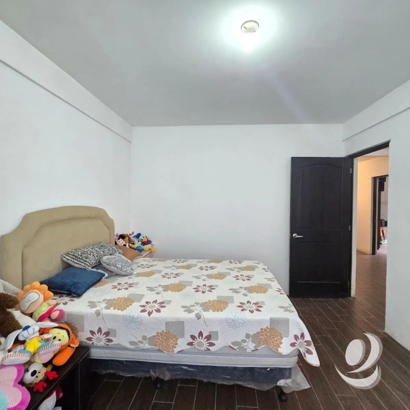Casa con Jardín en Venta San Lucas Sacatepéquez - 2