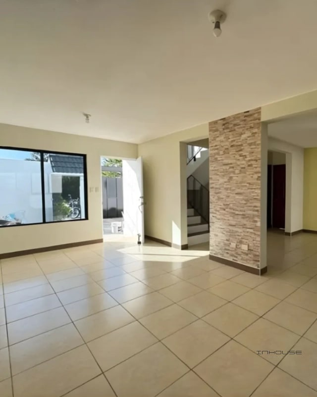 CASA EN RENTA ZONA 16 HACIENDA REAL - 10