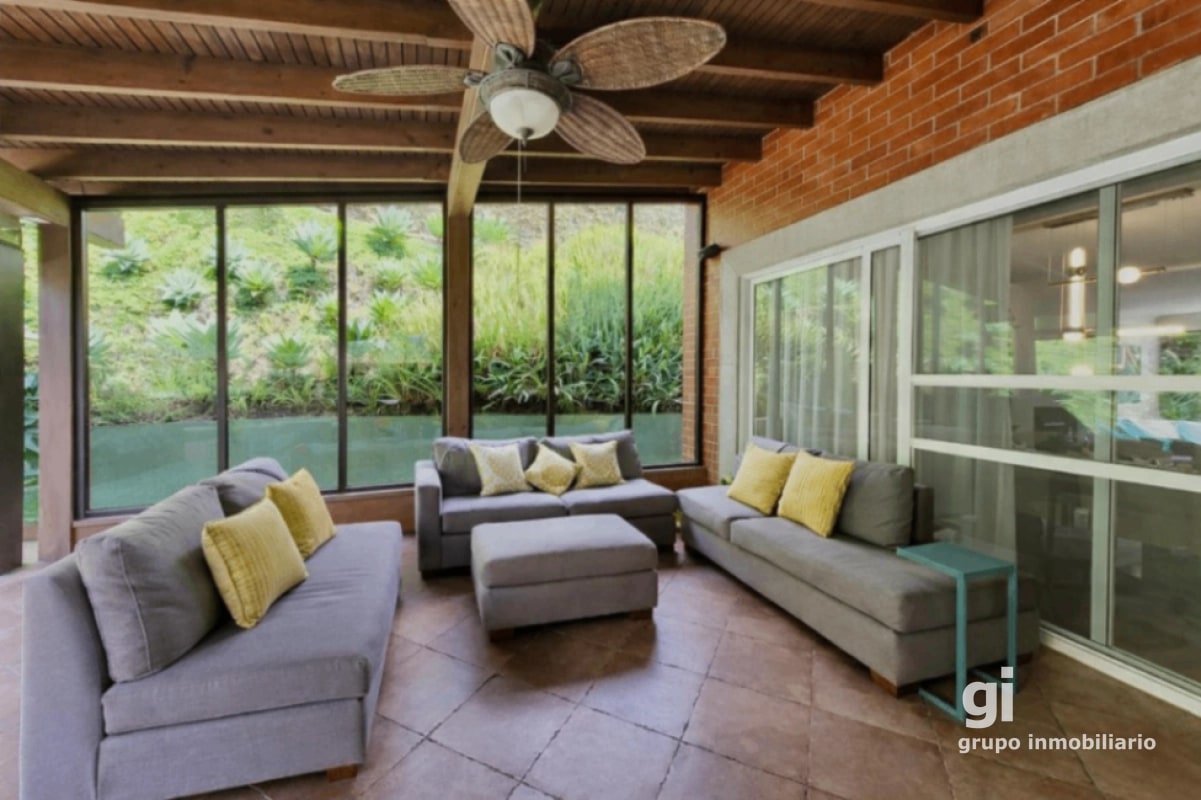 Casa con piscina en venta en Fraijanes - 12