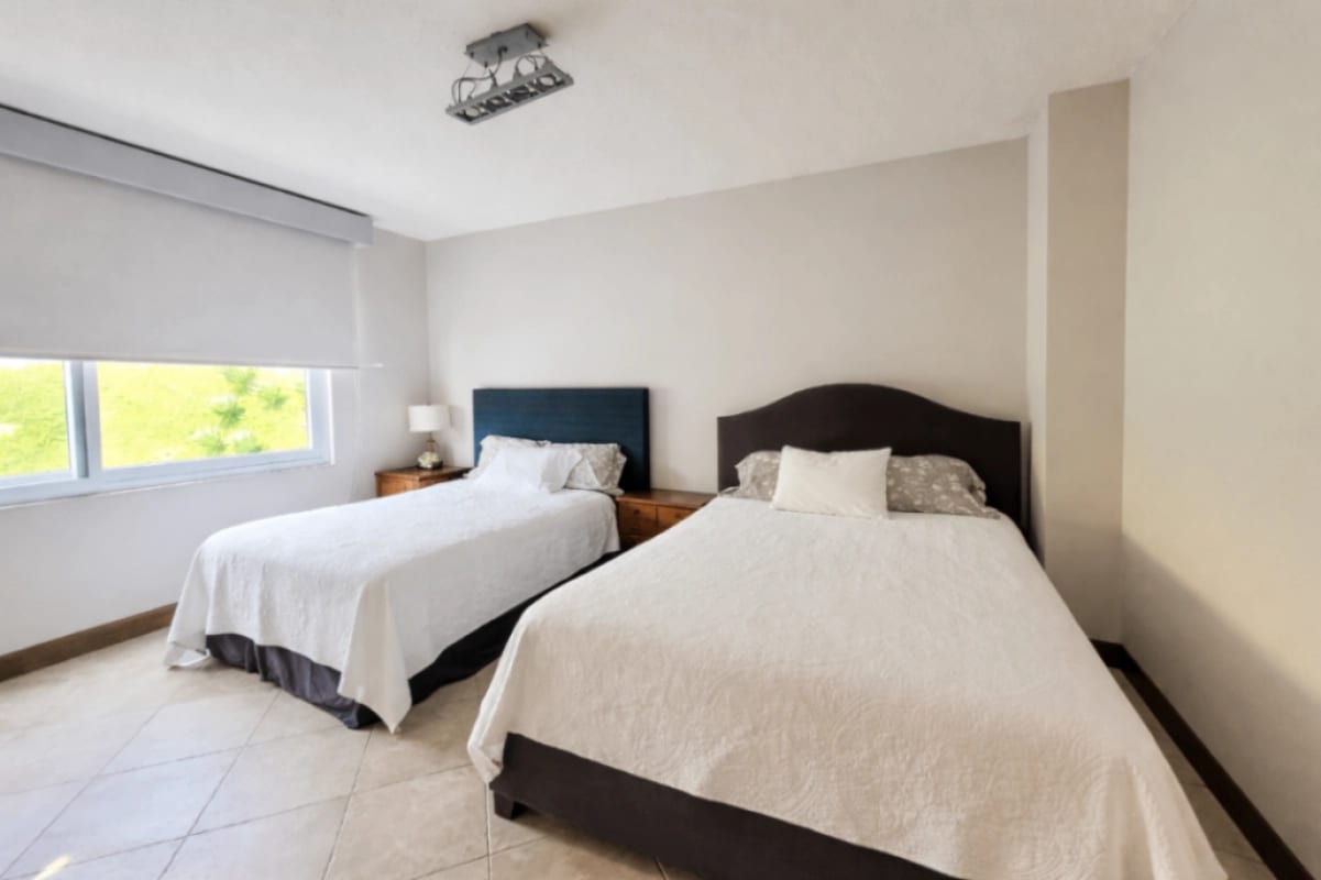 Casa con piscina en venta en Fraijanes — Casa en Venta en Carretera a El Salvador, Guatemala, Ciudad — foto 2 de 14