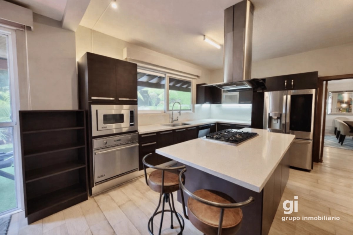 Casa con piscina en venta en Fraijanes - 10