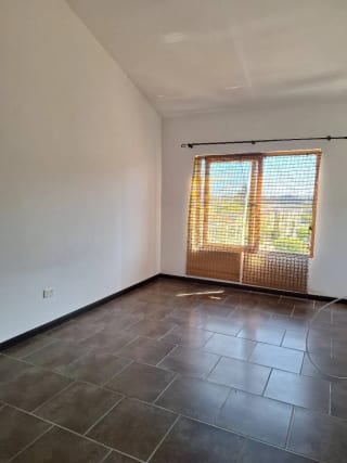CASA EN ALQUILER CUMBRES DE LA ARBOLEDA KM 21.5 — Casa en Alquiler en Cumbres de La Arboleda, Carretera a El Salvador, Guatemala, Ciudad — miniatura 8 de 17