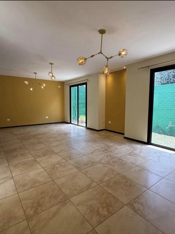 CASA EN VENTA CONDOMINIO SANTA FE A UN COSTADO DE LA ACADEMIA EUROPEA SAN CRISTOBAL — Casa en Venta en Zona 8 Mixco, Guatemala, Ciudad — foto 9 de 10