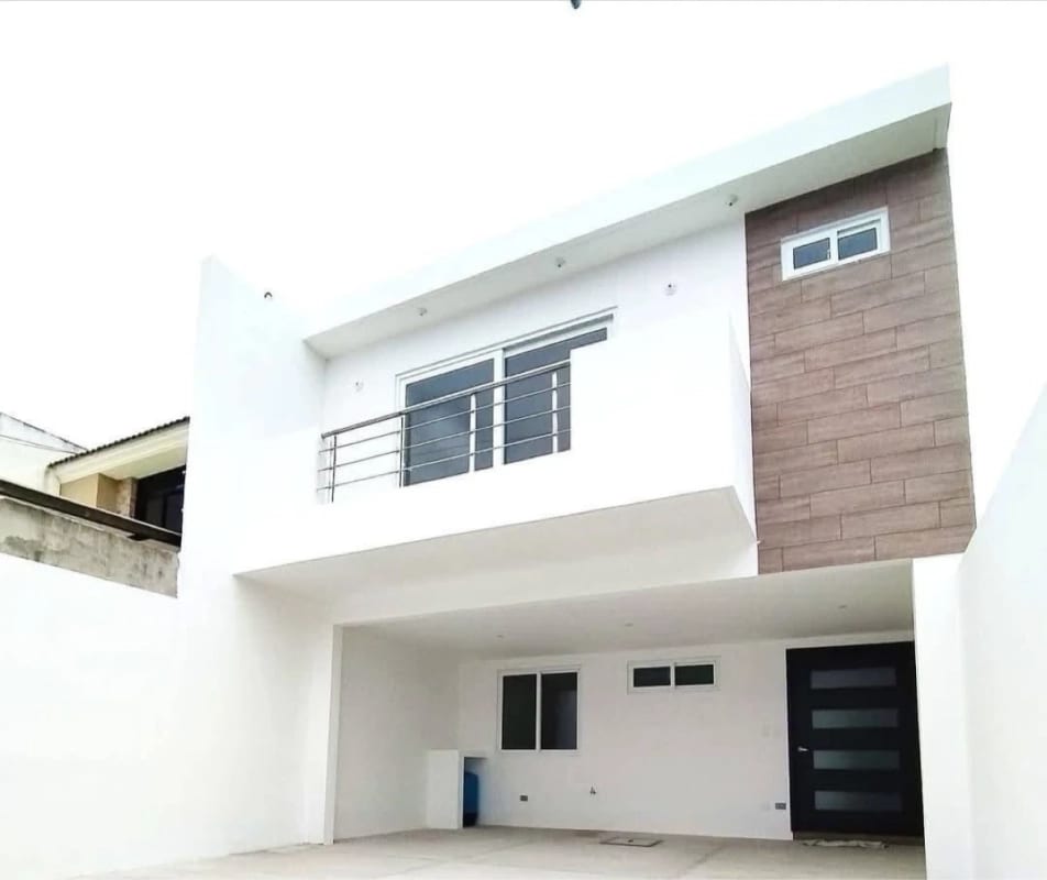CASA EN VENTA SECTOR B1 CIUDAD SAN CRISTOBAL EXCELENTE UBICACIÓN — Casa en Venta en Zona 8 Mixco, Guatemala, Ciudad — foto 1 de 9