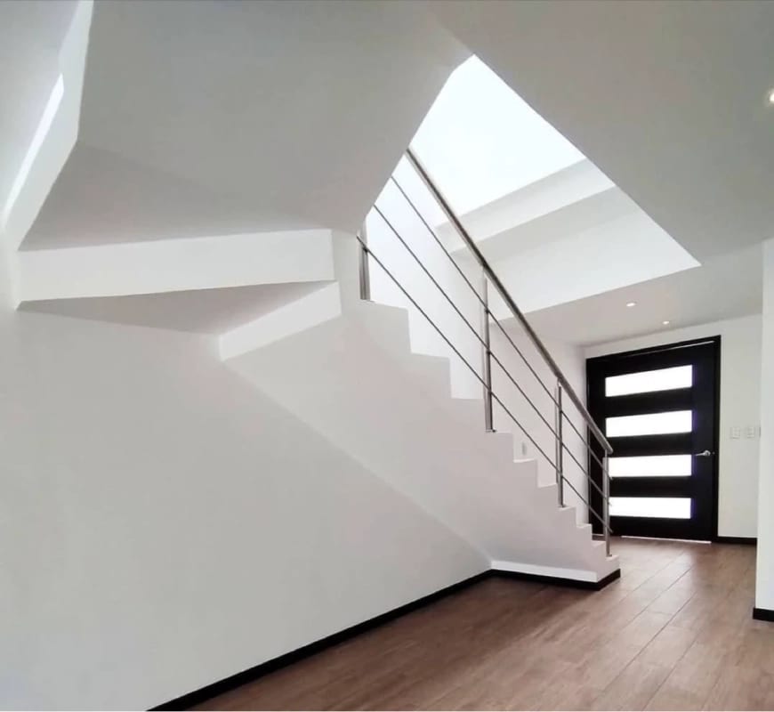 CASA EN VENTA SECTOR B1 CIUDAD SAN CRISTOBAL EXCELENTE UBICACIÓN — Casa en Venta en Zona 8 Mixco, Guatemala, Ciudad — foto 7 de 9