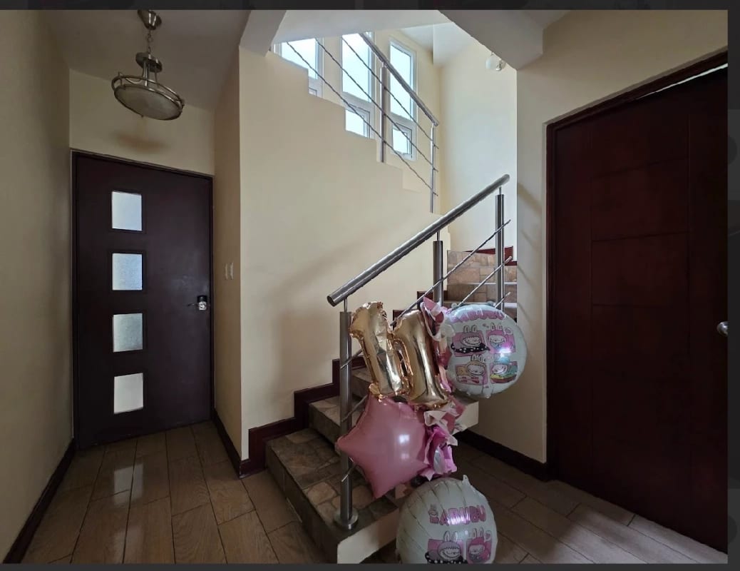 CASA GRANDE EN VENTA CIUDAD SAN CRISTOBAL A POCOS METROS DE CENTRO COMERCIAL MIX — Casa en Venta en Zona 8 Mixco, Guatemala, Ciudad — foto 1 de 17