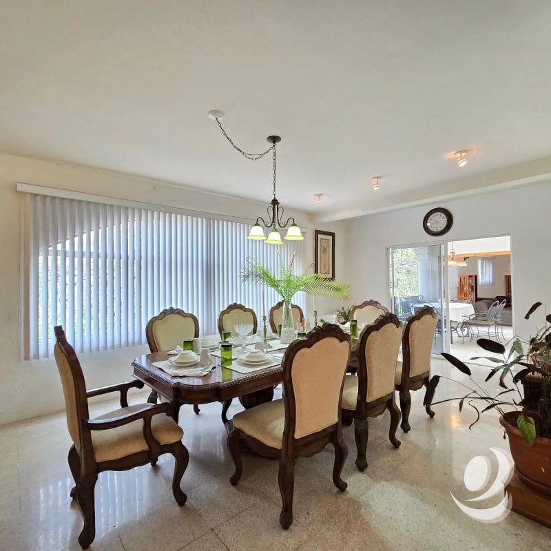 Casa Amueblada y 4 Bungalows (rentados) en Venta El Encinal Tronco 2 Zona 7 de Mixco - 4