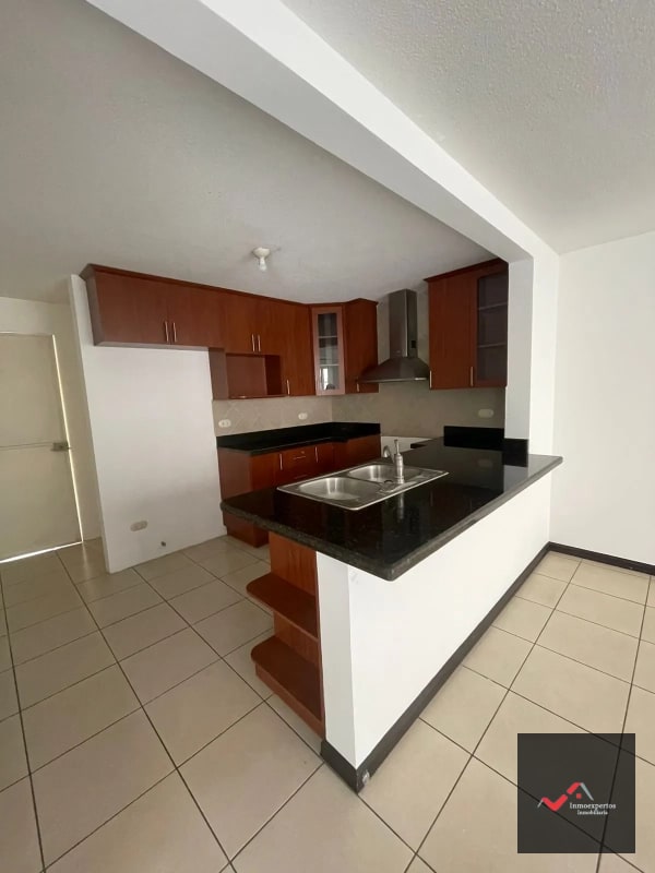 CASA EN VENTA EN CONDOMINIO SAN MARINO, ZONA 8 DE MIXCO - 13