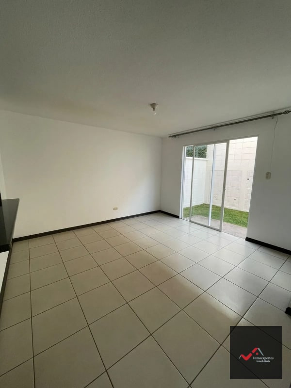 CASA EN VENTA EN CONDOMINIO SAN MARINO, ZONA 8 DE MIXCO - 11