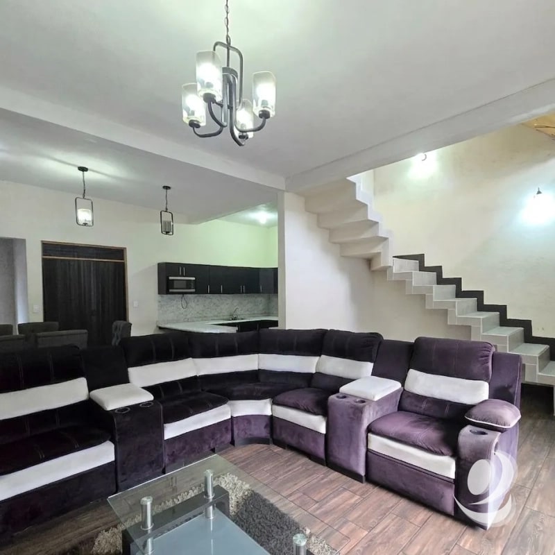 Casa en Venta San Lucas Sacatepéquez en el Casco Urbano - 1