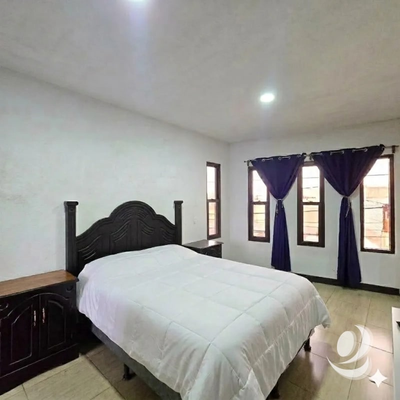 Casa en Venta San Lucas Sacatepéquez en el Casco Urbano - 3