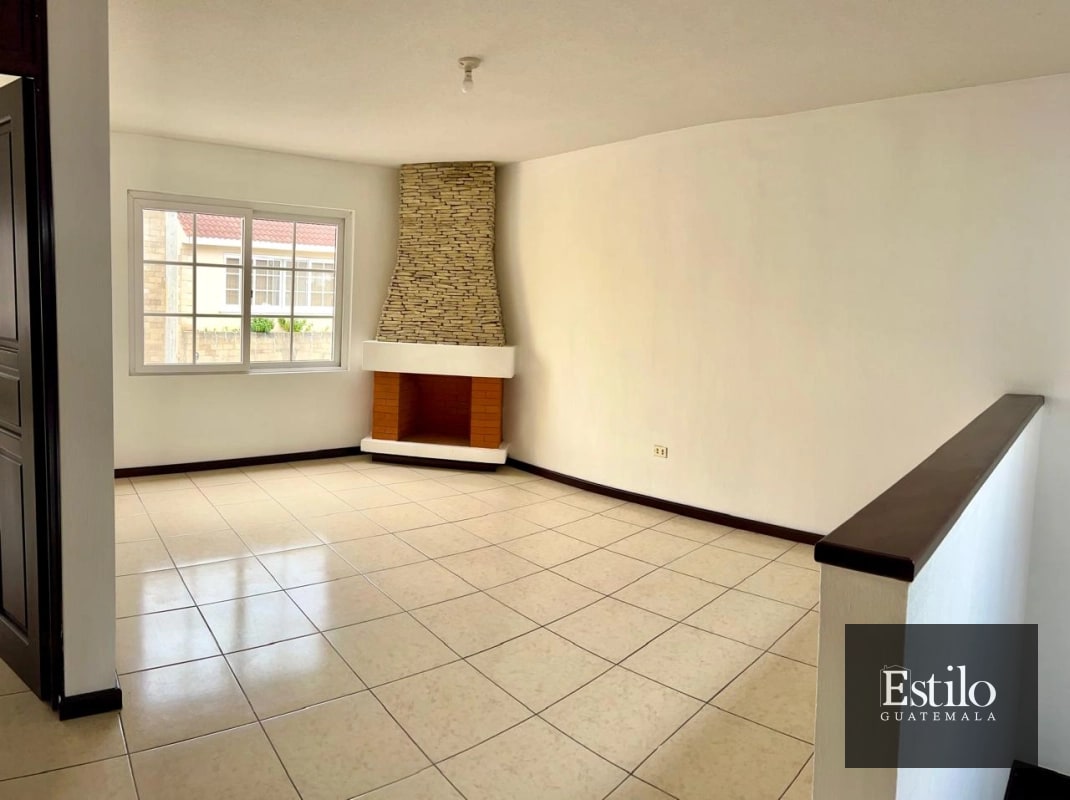 Hermosa Casa con Jardín En Venta - 7