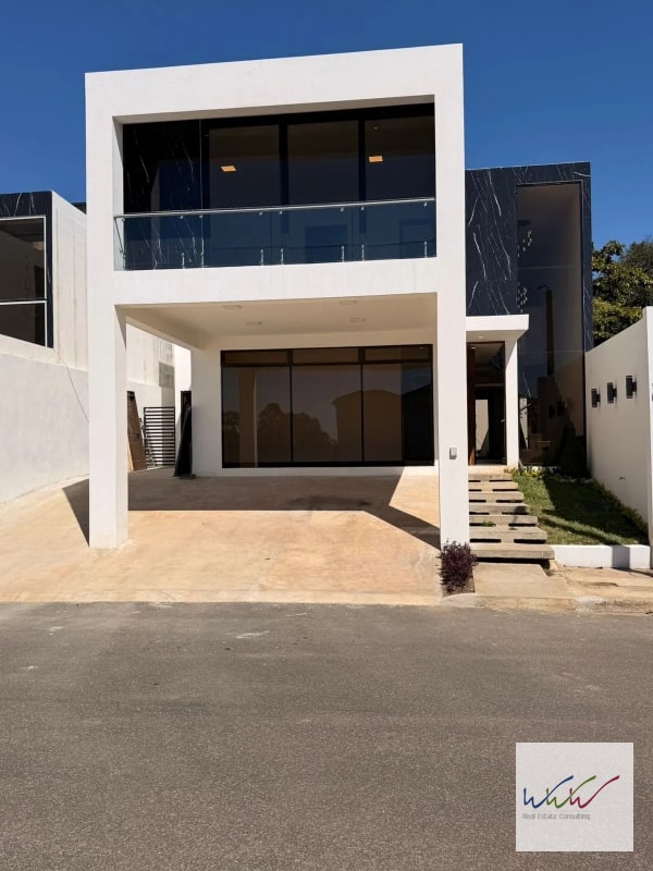Casa en venta en condominio privado, carretera a Santa Elena Barillas - 1