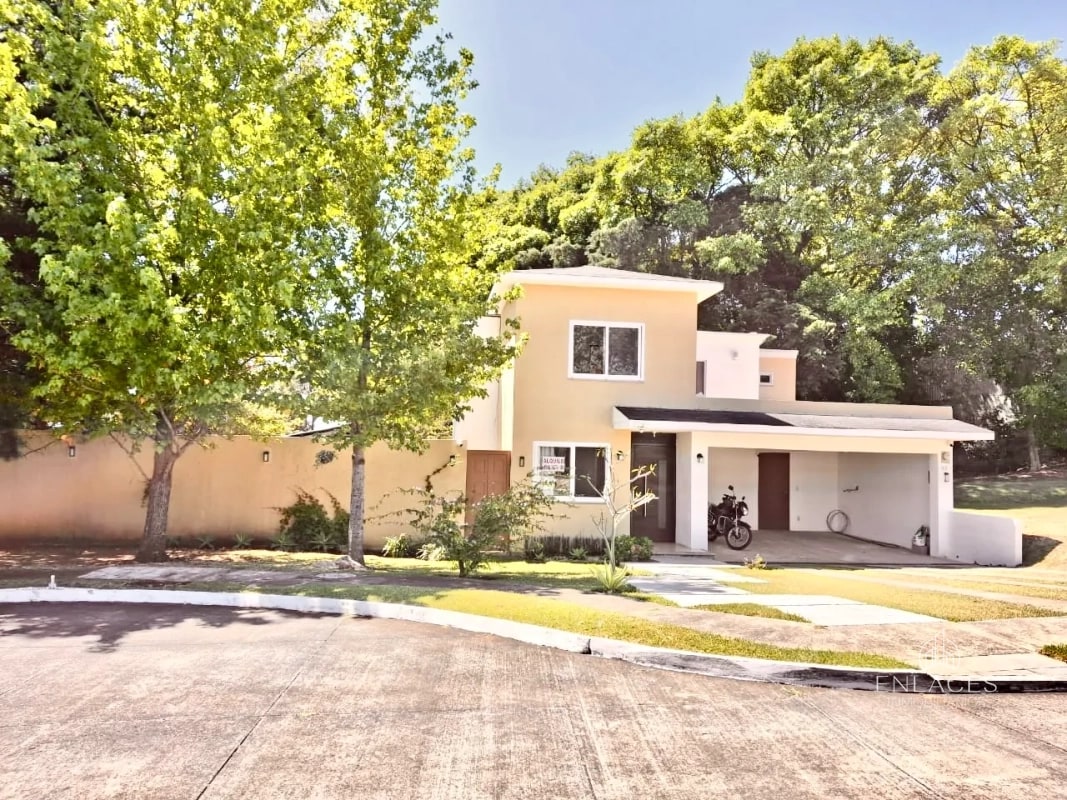 Km. 25 CAES • Casa en Renta • Condominio La Fontana 1 - 1