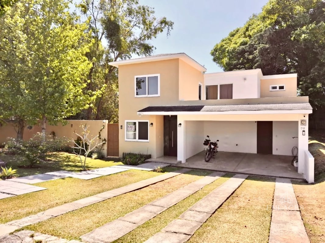 Km. 25 CAES • Casa en Renta • Condominio La Fontana 1 - 16