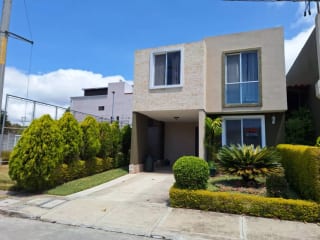 🚨 CASA EN VENTA – REAL DE PROVIDENCIA III 🚨 📍 Km. 18.5 Carretera a San José Pinula — Casa en Venta en San José Pinula, Guatemala, Ciudad — miniatura 1 de 17