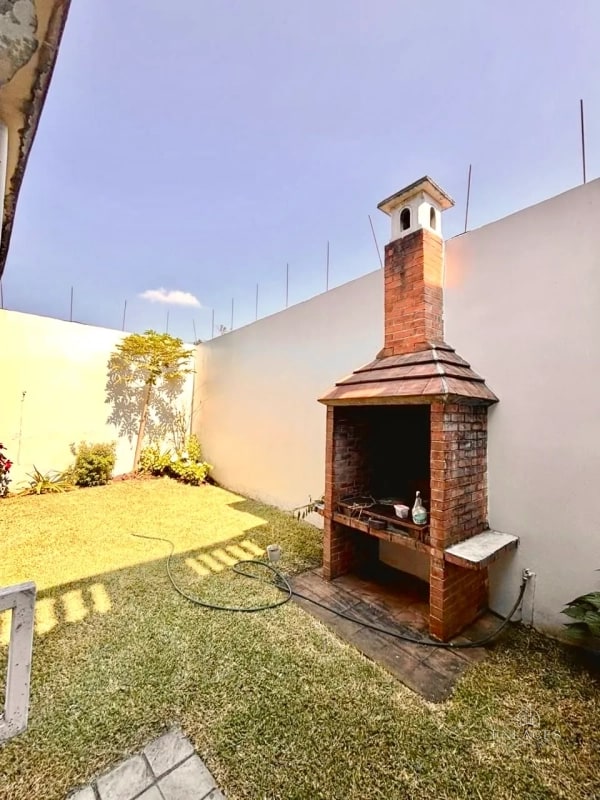 Zona 8 de Mixco • Casa en Venta • Condominio Orquídeas, San Cristóbal - 8