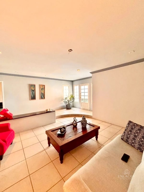 Zona 8 de Mixco • Casa en Venta • Condominio Orquídeas, San Cristóbal - 3