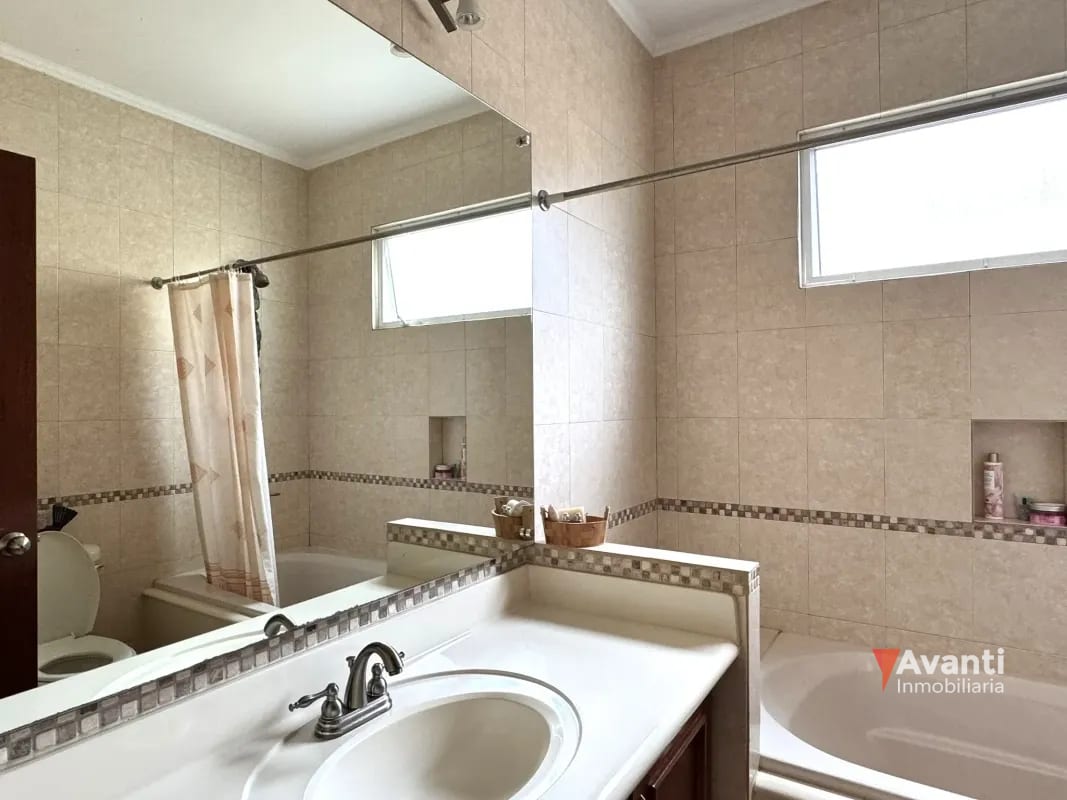 VENDO CASA CARRETERA A EL SALVADOR, PORTAL DEL BOSQUE — Casa en Venta en Portal del Bosque, Carretera a El Salvador, Guatemala, Ciudad — foto 7 de 17