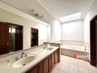 VENDO CASA CARRETERA A EL SALVADOR, PORTAL DEL BOSQUE — Casa en Venta en Portal del Bosque, Carretera a El Salvador, Guatemala, Ciudad — miniatura 5 de 17
