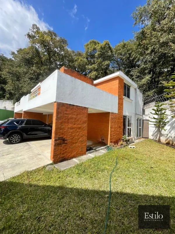 CASA EN VENTA ALAMEDAS DEL ENCINAL Z.7 — Casa en Venta en Alameda del Encinal III, Zona 7 Mixco, Guatemala, Ciudad — foto 1 de 11