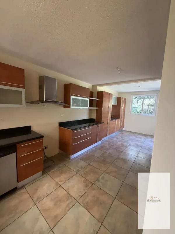 Casa En Venta Villas De Entreverdes — Casa en Venta en Villas de Entreverdes, Carretera a El Salvador, Guatemala, Ciudad — foto 5 de 9