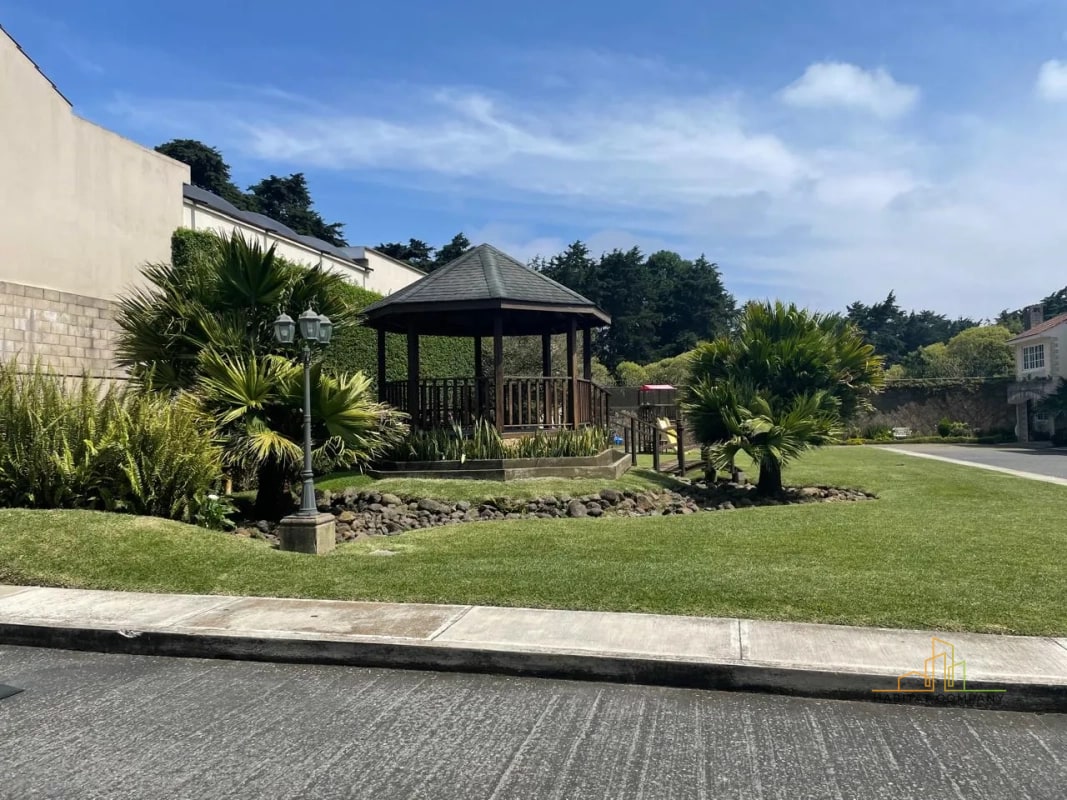 Casa en Venta en Fraijanes, Condominio Villas de Santa Mónica, Km16.5 Carretera a El Salvador, ¡Para Inversionistas ! - 2