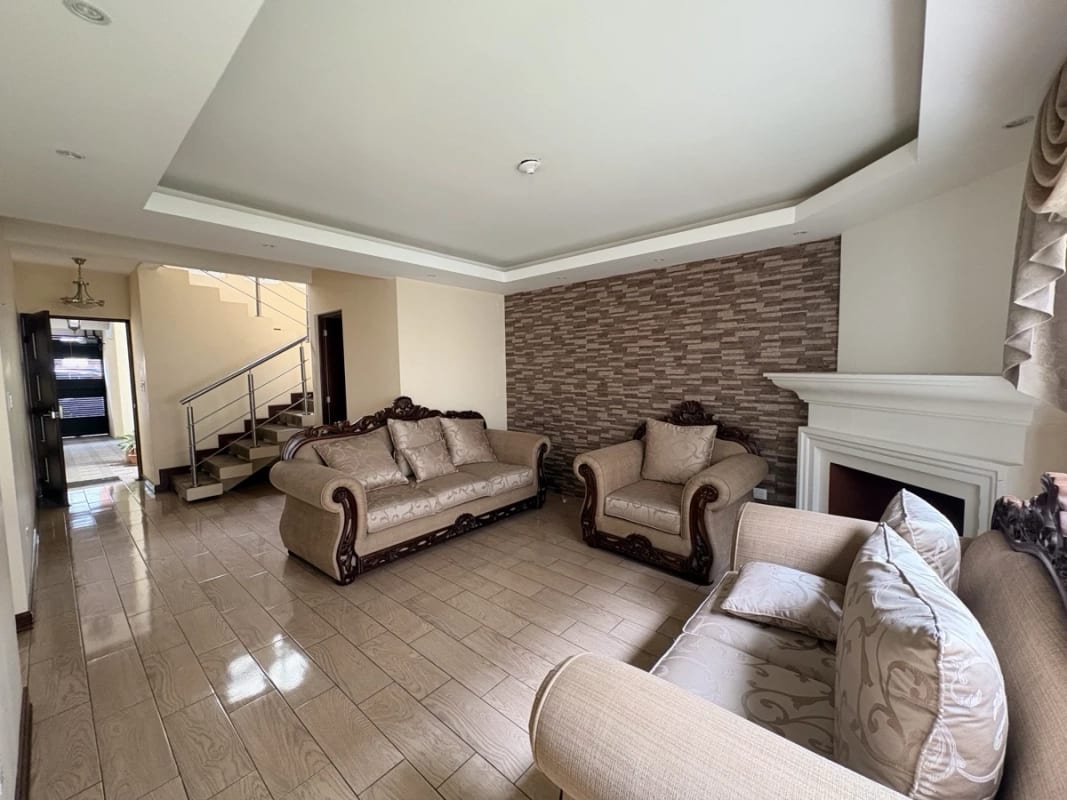 CASA GRANDE EN VENTA CIUDAD SAN CRISTOBAL A POCOS METROS DE CENTRO COMERCIAL MIX — Casa en Venta en Zona 8 Mixco, Guatemala, Ciudad — foto 17 de 17