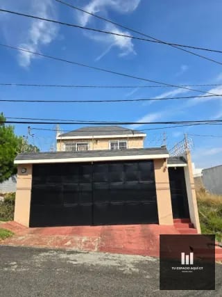 Lujosa Casa En Venta - Hacienda Real, Zona 16 — Casa en Venta en Zona 16, Guatemala, Ciudad — miniatura 1 de 17
