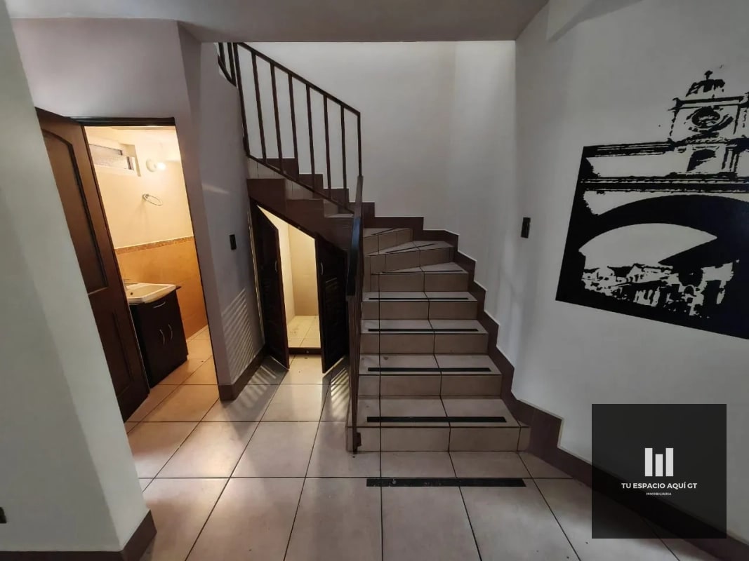 Lujosa Casa En Venta - Hacienda Real, Zona 16 - 14