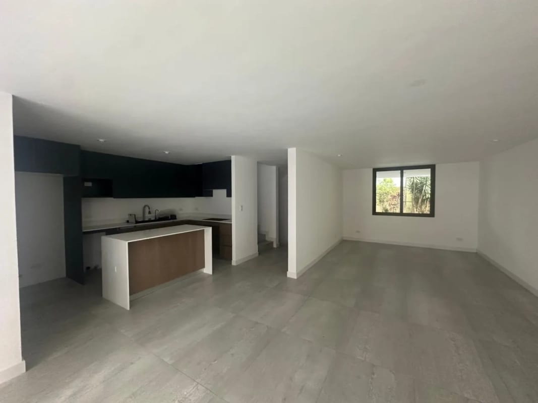 Casa Remodelada en Venta Zona 10 — Casa en Venta en Zona 10, Guatemala, Ciudad — foto 1 de 10