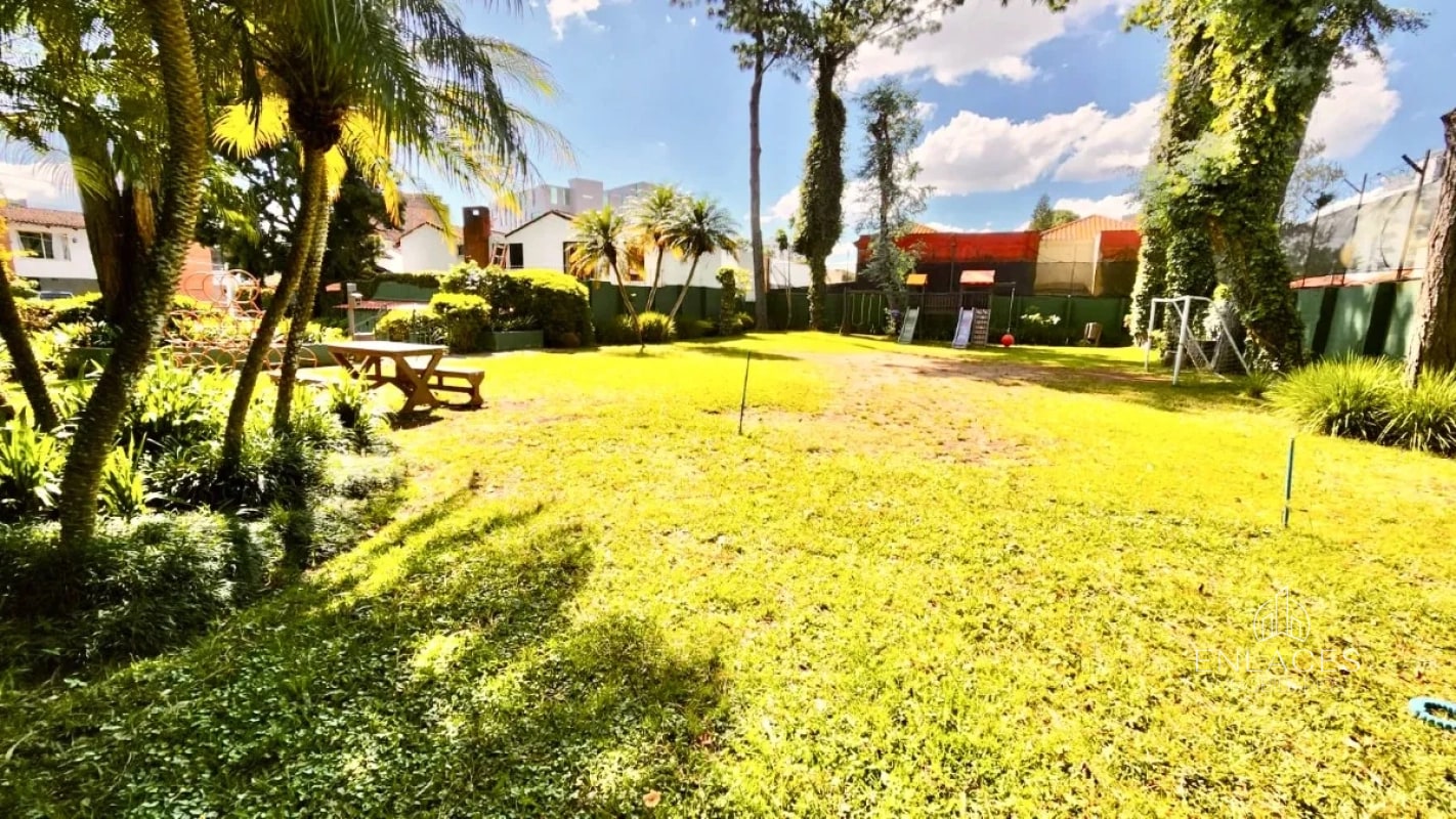 Zona 10 • Casa en Venta - 3