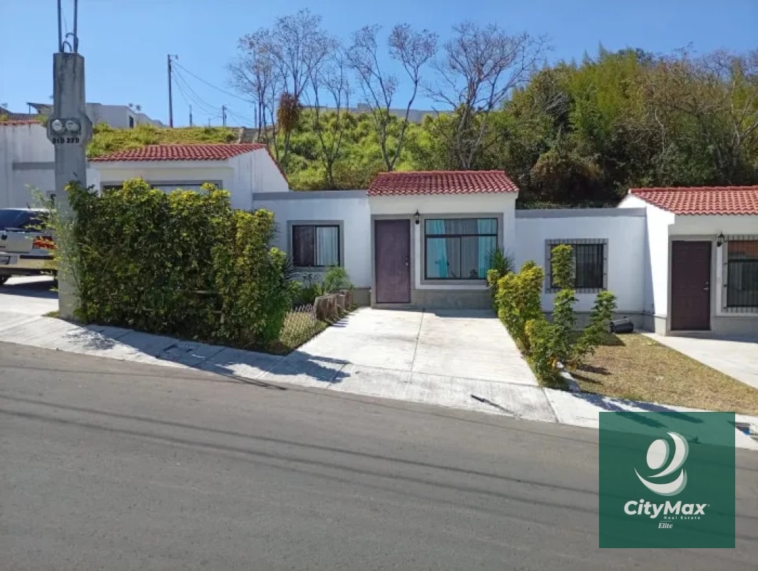 CASA EN VENTA - CONDADO SANTA FE - CARRETERA A EL SALVADOR - 1