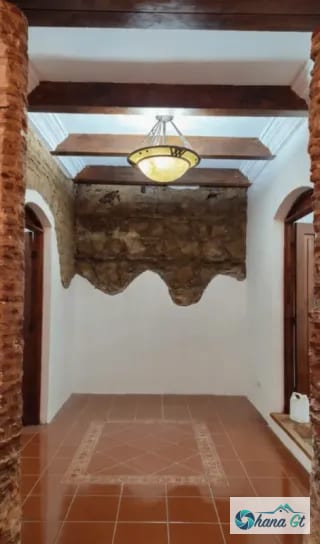 HERMOSA CASA COLONIAL EN RENTA EN ZONA 1, EXCELENTE UBICACIÓN — Casa en Alquiler en Zona 1, Guatemala, Ciudad — miniatura 11 de 13