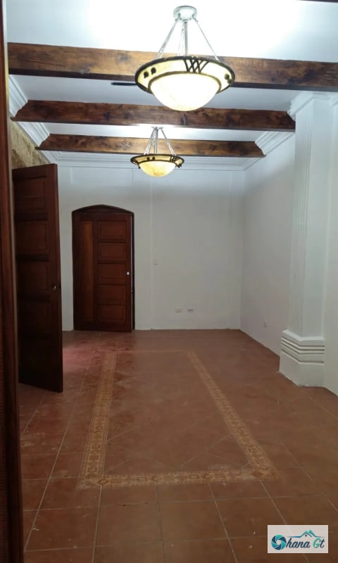 HERMOSA CASA COLONIAL EN RENTA EN ZONA 1, EXCELENTE UBICACIÓN - 5