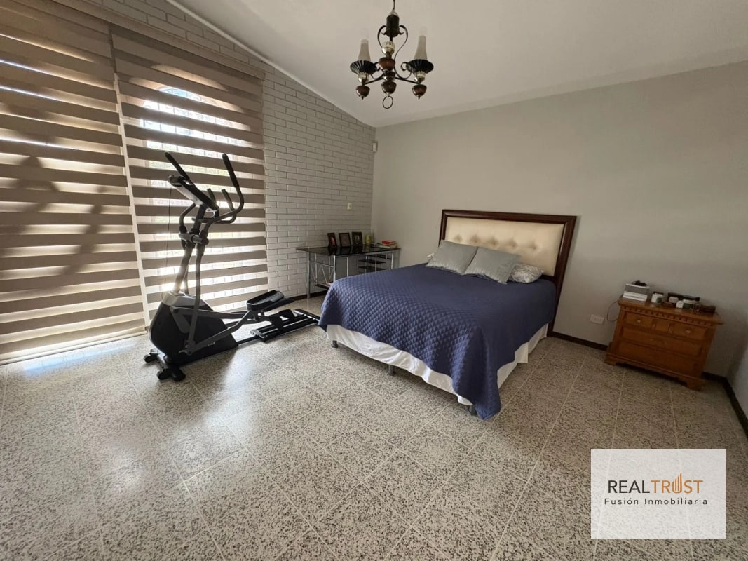 CASA EN VENTA zona 15 VH2 - 9