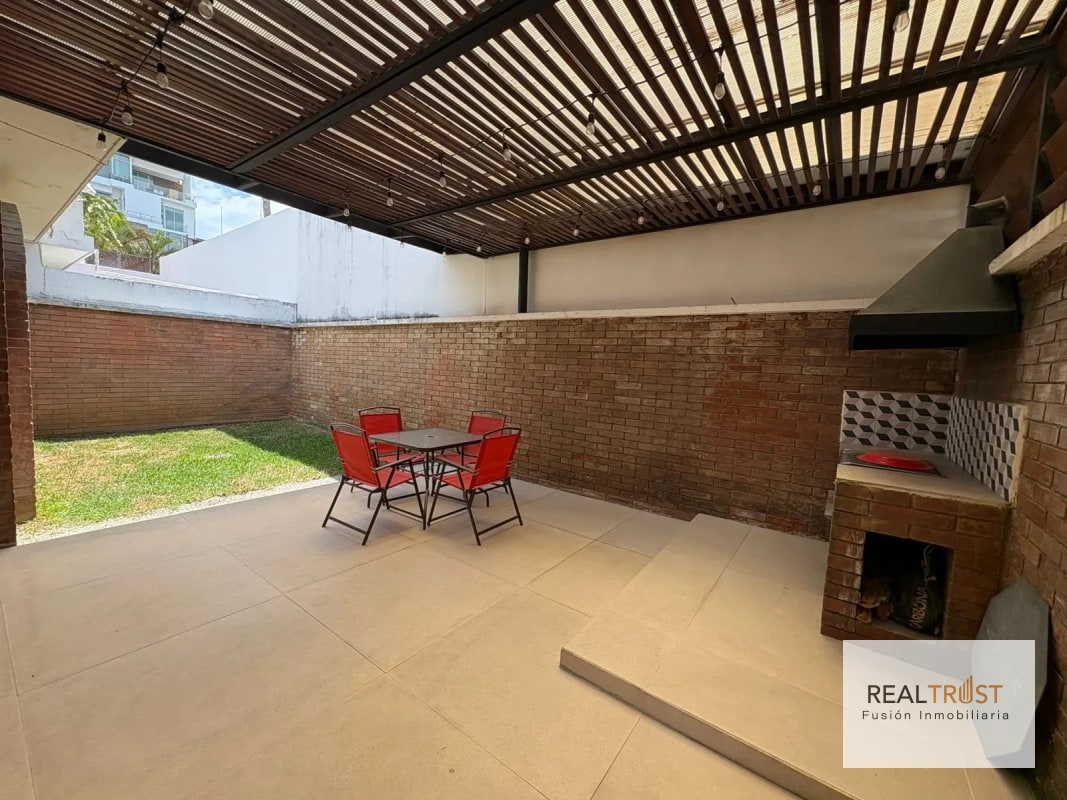CASA EN VENTA zona 15 VH2 - 8