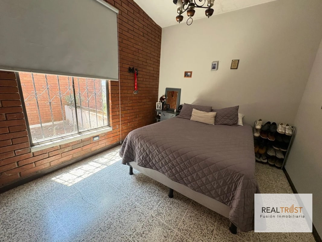 CASA EN VENTA zona 15 VH2 - 7