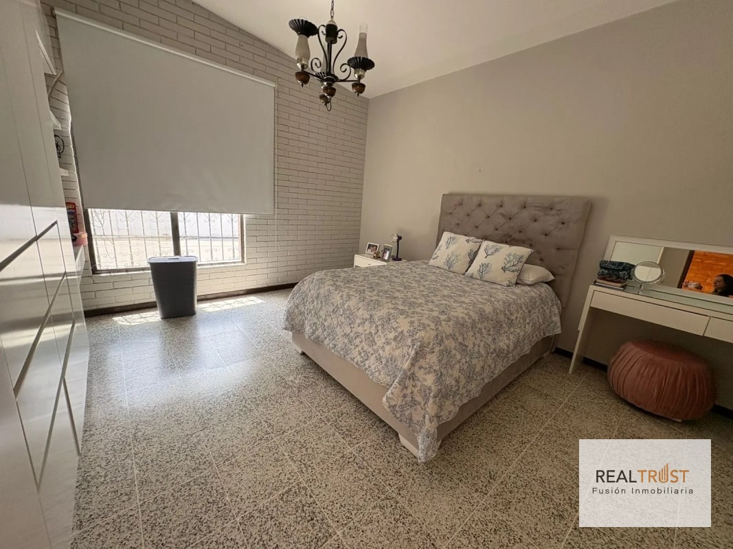CASA EN VENTA zona 15 VH2 - 5