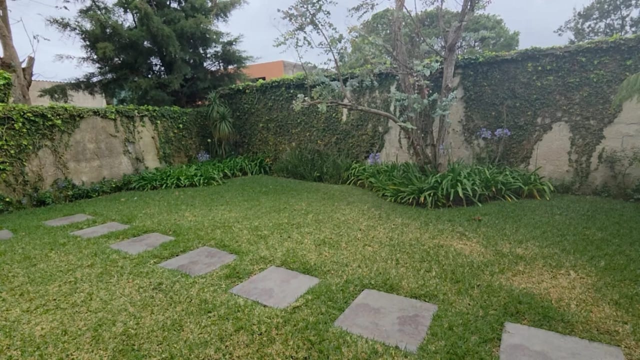 Amplia casa en Los Manantiales km 18 CAES - 6
