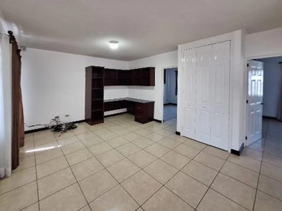 CASA EN VENTA PORTAL DE SAN ISIDRO — Casa en Venta en Portal de San Isidro I, Zona 16, Guatemala, Ciudad — foto 3 de 4
