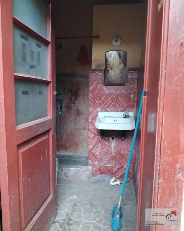 VENDO CASA PARA REMODELAR ZONA 1 CENTRO HISTORICO REF.6813 - 1