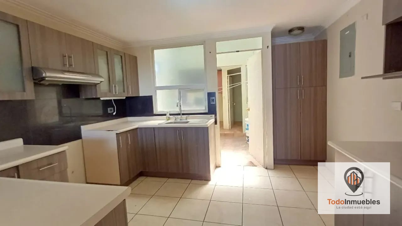 Casa en Renta en Villas de Doña Marina km 16.5 CES  — Casa en Alquiler en Carretera a El Salvador, Guatemala, Ciudad — foto 3 de 17