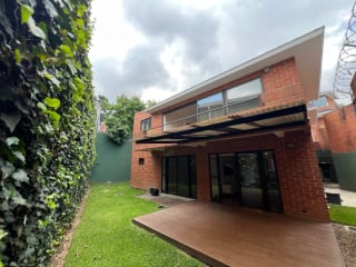 CASA VENTA A PASOS DE MINUTO MUXBAL, EL CARMEN, CONDOMINIO PRIVADO 9 CASAS, 4 DORMITORIOS CADA UNO C BAÑO 390 MTS $525,000 — Casa en Venta en Muxbal, Guatemala, Ciudad — miniatura 1 de 13