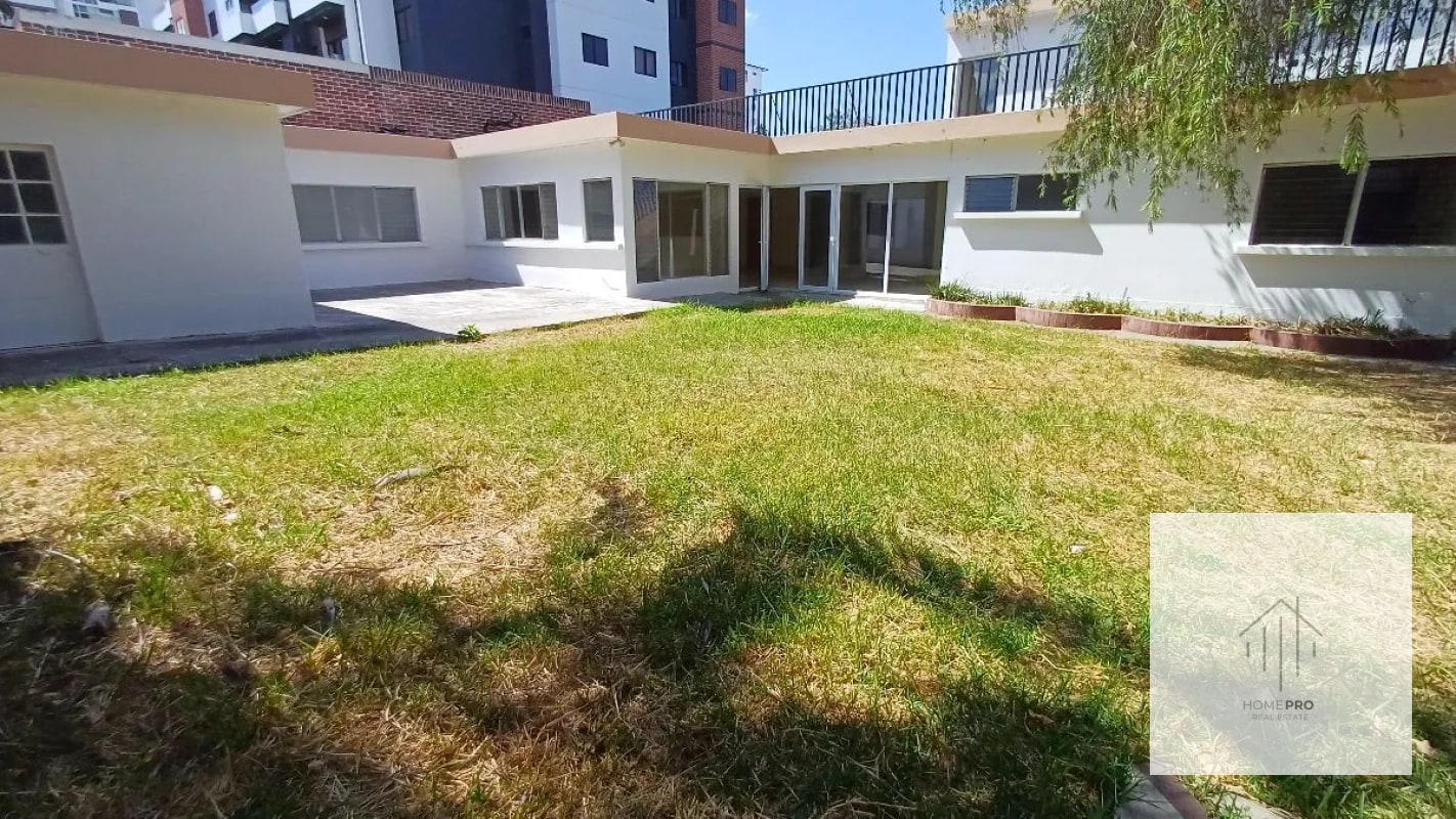 Casa Comercial en Renta en Zona 15 - 1