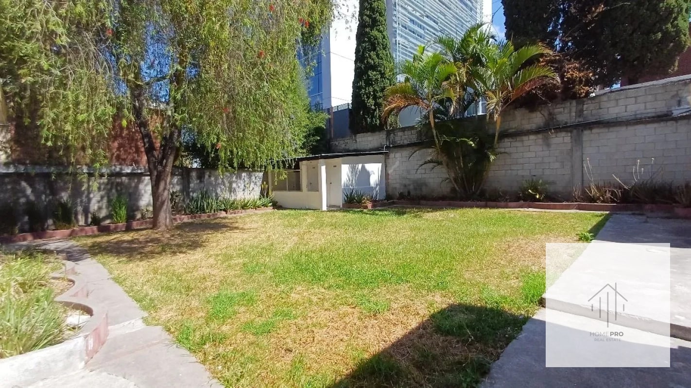 Casa Comercial en Renta en Zona 15 - 12