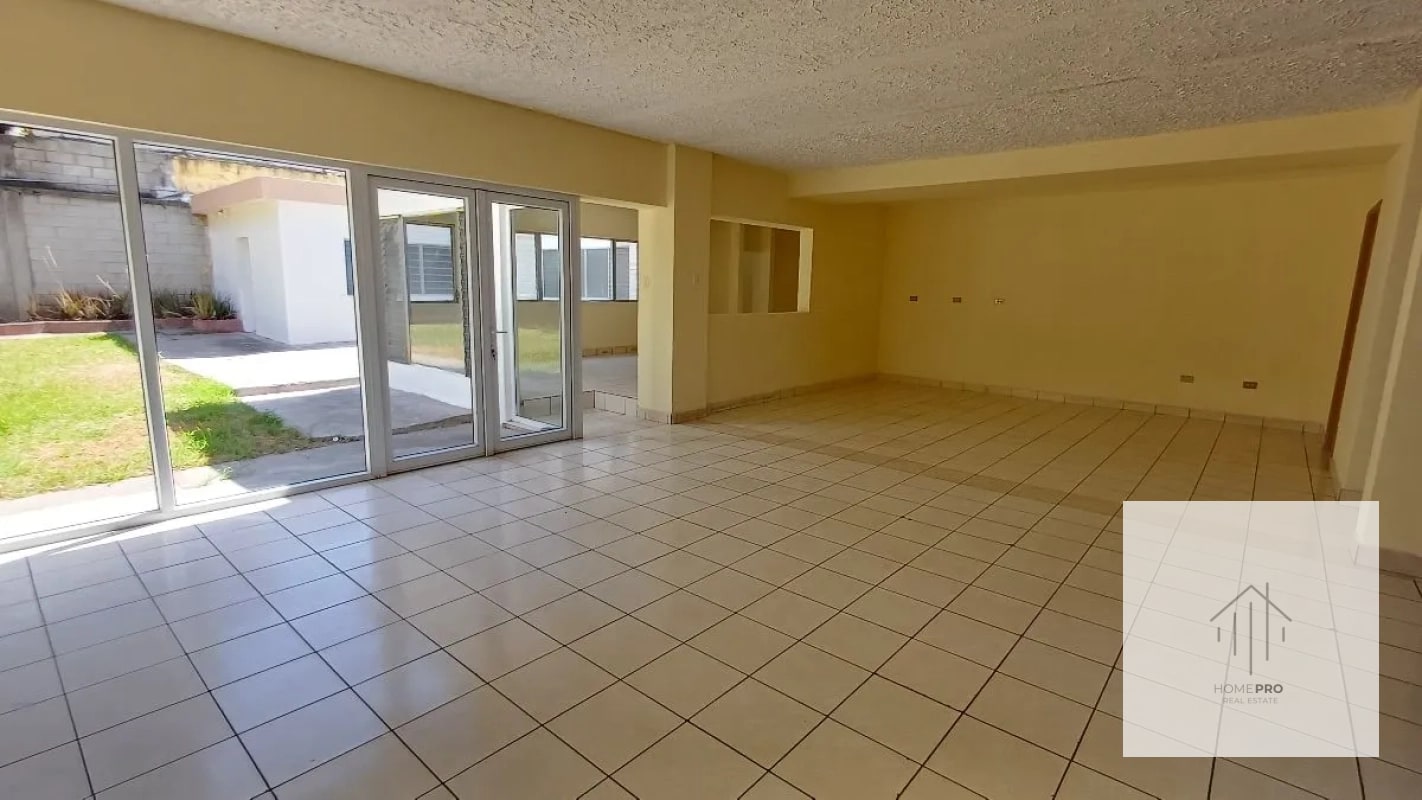 Casa Comercial en Renta en Zona 15 - 9