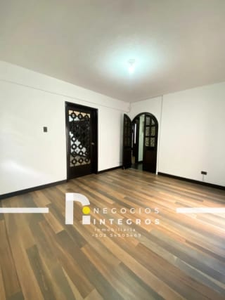 CASA EN RENTA DE 5 HABITACIONES EN ZONA 10 DENTRO DE GARITA — Casa en Alquiler en Zona 10, Guatemala, Ciudad — miniatura 12 de 15