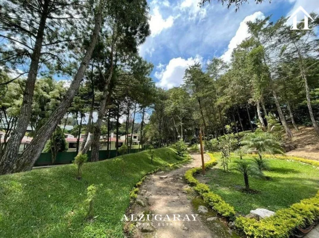 CASA AMPLIA C/JARDÍN Y PERGOLA  4 HAB. / COLONIA SAN LAZARO Z.15 - 2