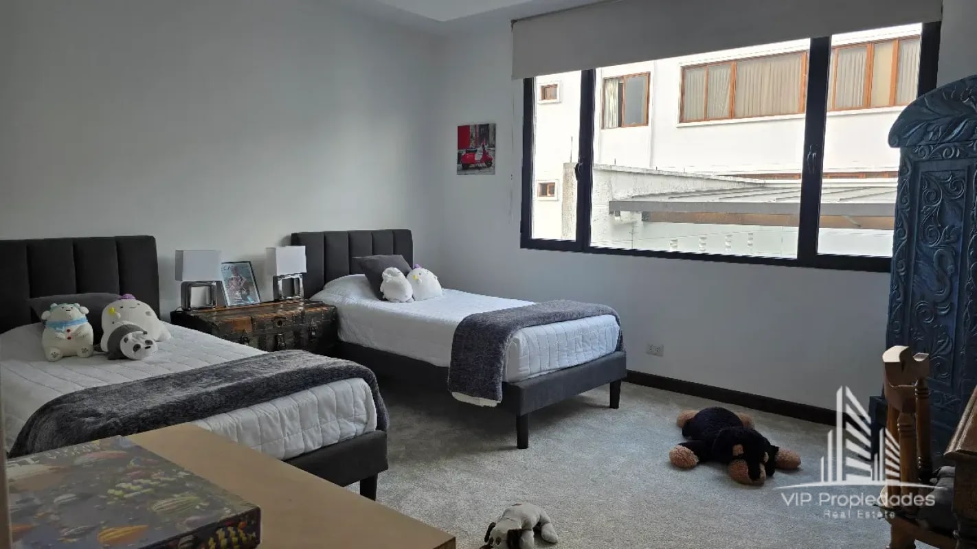 Casa en venta en zona 15, VHI - 3